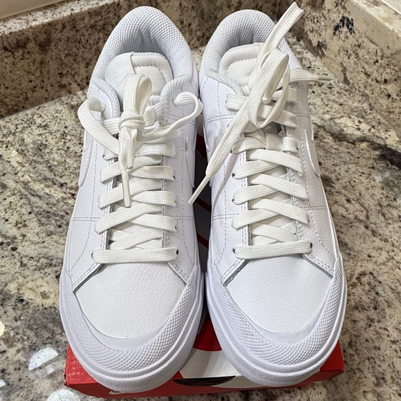 NWOT Nike White Court Legacy Lift (Size 7) - Picture 4 of 10